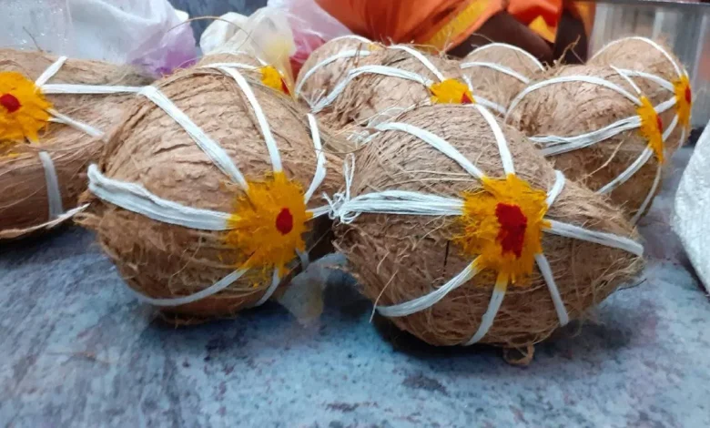 नारियल को श्रीफल क्यों कहा जाता है? जानें पूजा में इसके महत्व और रहस्य