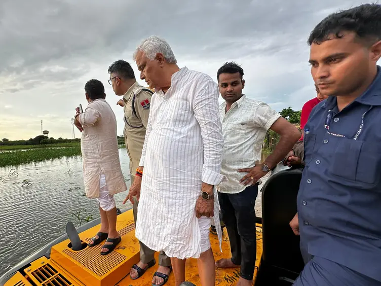 सवाई माधोपुर बाढ़ प्रभावित इलाकों का मंत्री किरोड़ीलाल मीणा ने लिया जायजा, राहत के लिए सरकार का भरोसा