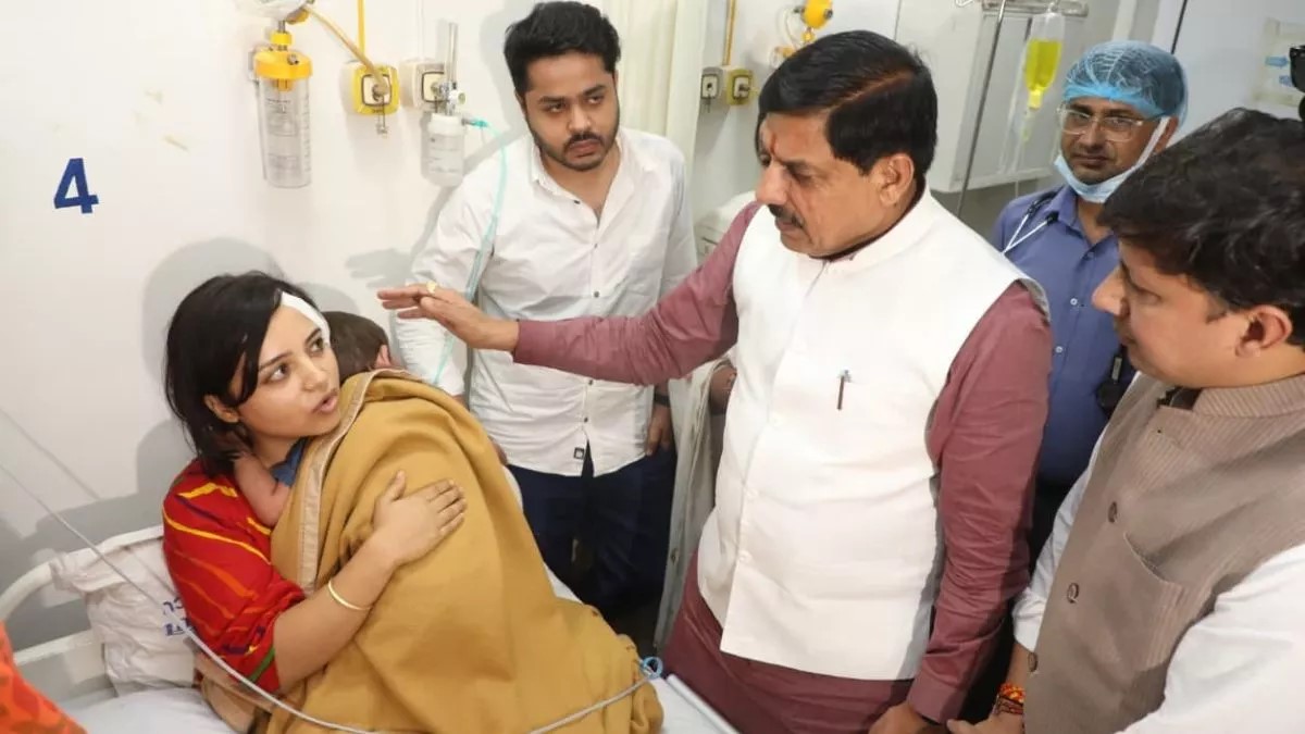 सीएम मोहन यादव का कड़ा कदम: इंदौर सड़क हादसे में जिम्मेदार अफसरों को सस्पेंड, मृतकों के परिवार को वित्तीय सहायता