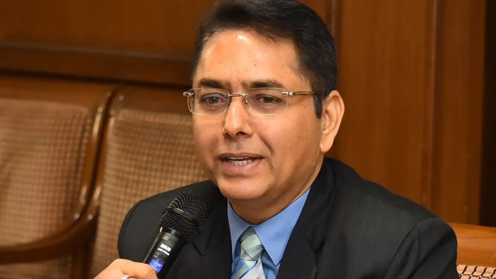 अमन अरोड़ा ने सिंगल प्वाइंट ऑफ कॉन्टैक्ट सॉल्यूशन और व्हाट्सएप हेल्पलाइन के साथ नवीकरणीय ऊर्जा क्षेत्र को आसान बनाया