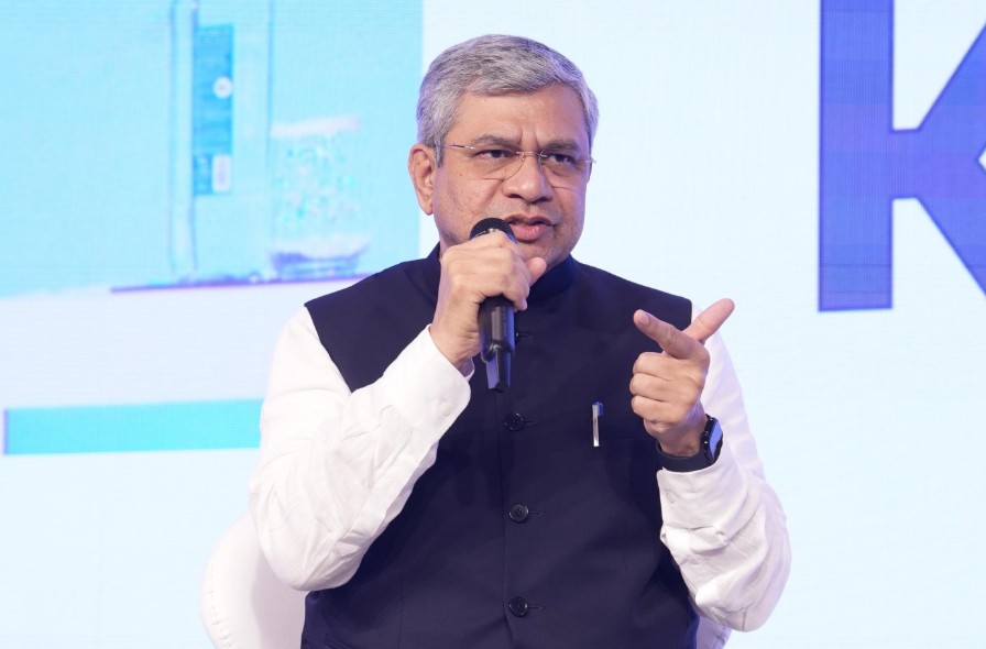 अश्विनी वैष्णव ने बताया GST सुधार का असर, कहा- मोदी सरकार की मजबूत विदेश नीति से भारत विश्वसनीय लोकतंत्र बना