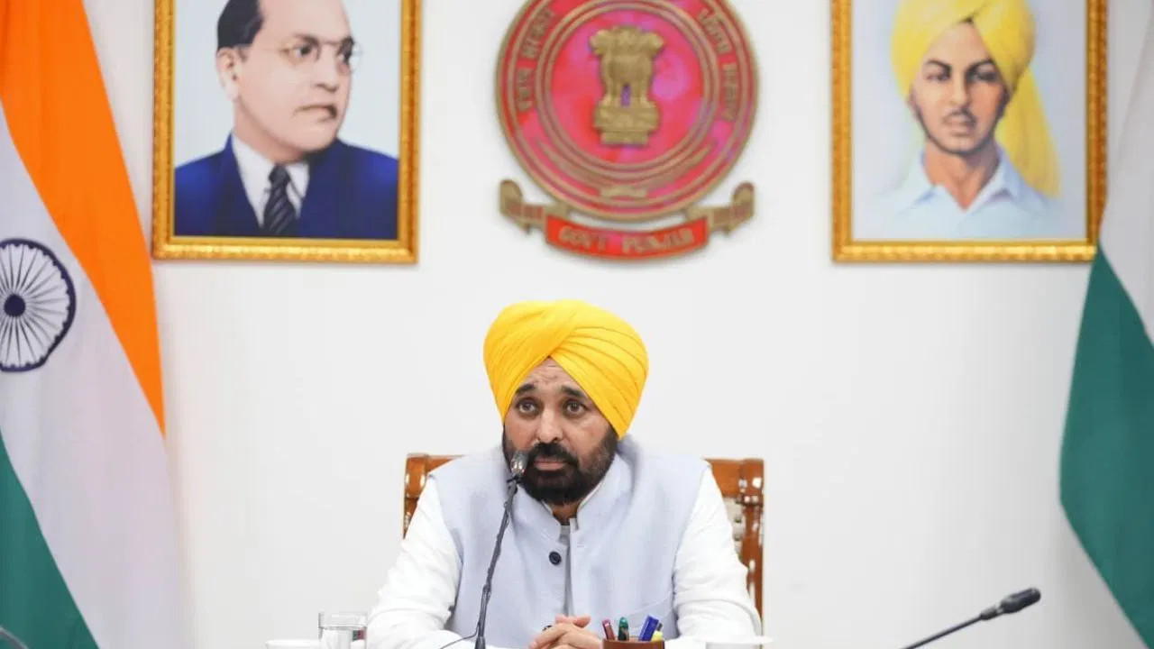 मुख्यमंत्री भगवंत सिंह मान ने 45 दिनों के भीतर बाढ़ पीड़ितों को मुआवजा देने का किया वादा 12 मुख्यमंत्री भगवंत सिंह मान ने 45 दिनों के भीतर बाढ़ पीड़ितों को मुआवजा देने का किया वादा