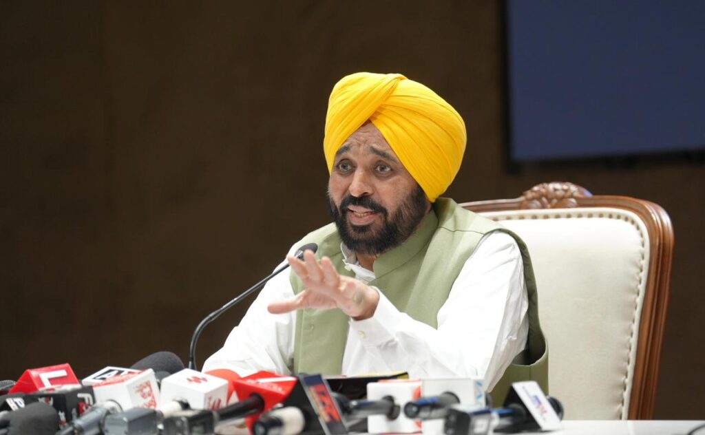 पंजाब सरकार शुरू करेगी ‘मुख्यमंत्री स्वास्थ्य योजना’, 23 सितंबर से होगा 10 लाख रुपये तक के कैशलेस इलाज का रजिस्ट्रेशन 12 पंजाब सरकार शुरू करेगी ‘मुख्यमंत्री स्वास्थ्य योजना’, 23 सितंबर से होगा 10 लाख रुपये तक के कैशलेस इलाज का रजिस्ट्रेशन