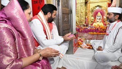 मुख्यमंत्री नायब सिंह सैनी ने धर्मपत्नी संग माता मनसा देवी मंदिर में किए दर्शन, प्रदेशवासियों की सुख-समृद्धि की कामना