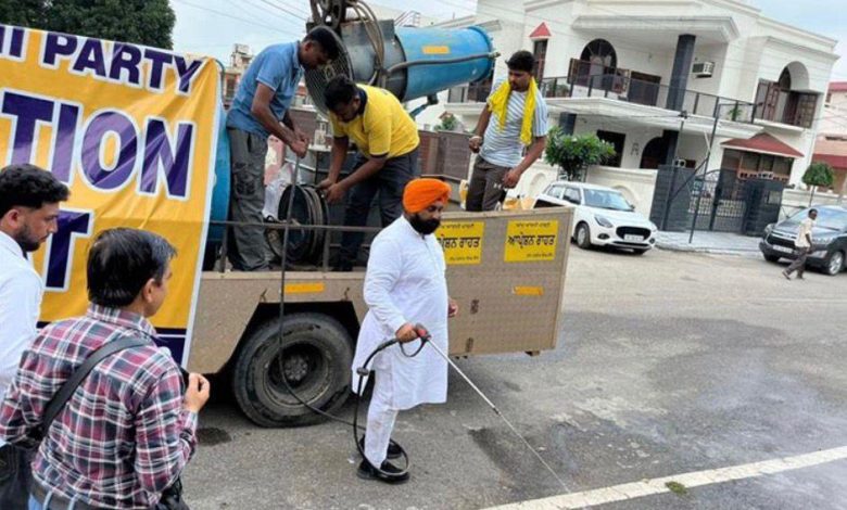 गली-गली तक पहुंचा सैनिटाइजेशन अभियान, शिक्षा मंत्री हरजोत सिंह बैंस ने खुद संभाली कमान