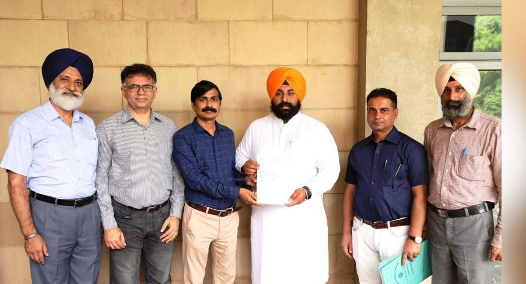 गुरदासपुर की सरदार बेअंत सिंह स्टेट यूनिवर्सिटी ने बाढ़ राहत कार्यों के लिए ₹3.5 लाख का योगदान दिया