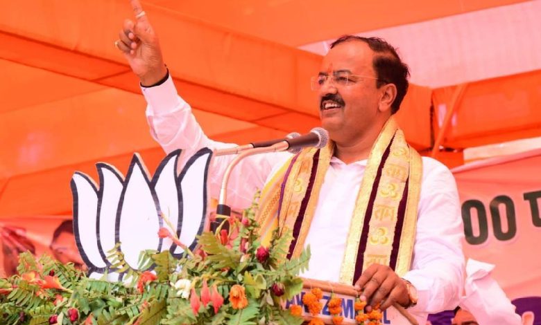 बस्ती में डिप्टी मुख्यमंत्री केशव मौर्य का विकास कार्यों की समीक्षा, राहुल गांधी पर कड़ी प्रतिक्रिया