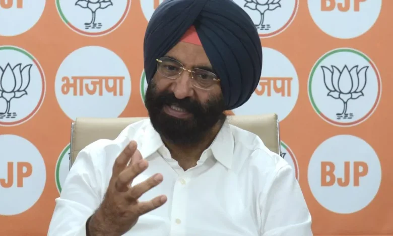 दिल्ली सरकार ने सर्दियों में बढ़ते प्रदूषण से निपटने के लिए शुरू की इलेक्ट्रिक हीटर वितरण योजना