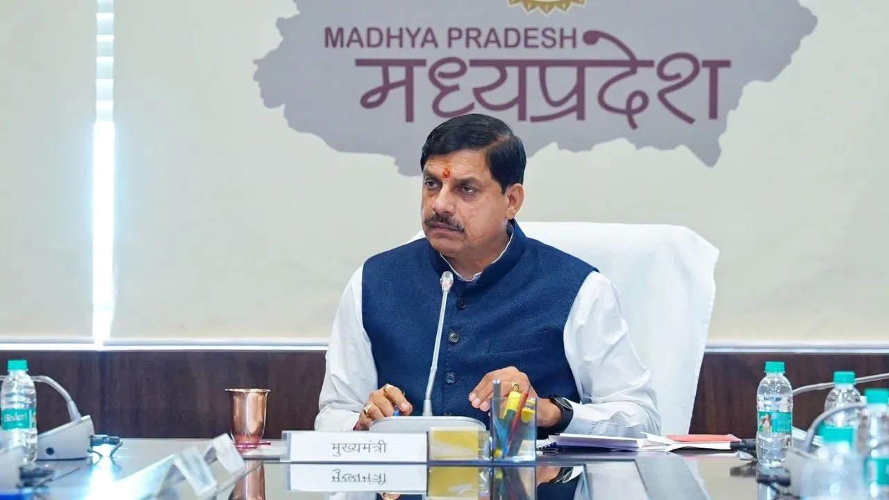 मुख्यमंत्री मोहन यादव की नई पहल - गर्भवती महिलाओं के लिए लॉन्च होगा ‘सुमन सखी’ AI चैटबॉट, 24x7 हिंदी में उपलब्ध 12 मुख्यमंत्री मोहन यादव की नई पहल - गर्भवती महिलाओं के लिए लॉन्च होगा ‘सुमन सखी’ AI चैटबॉट, 24x7 हिंदी में उपलब्ध