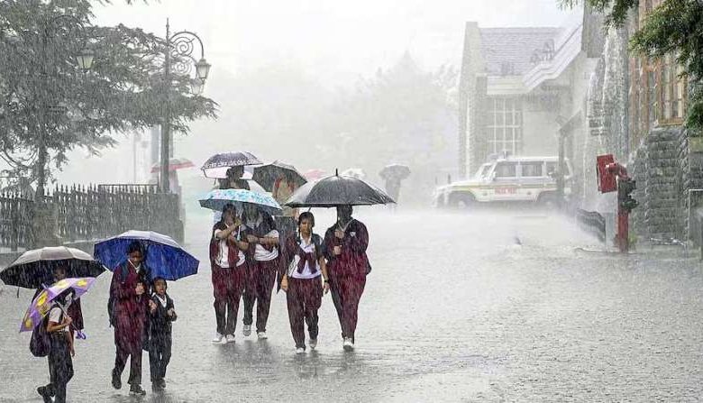 दून मौसम अलर्ट: दून में भारी बारिश का रेड अलर्ट जारी, सभी स्कूल आज बंद