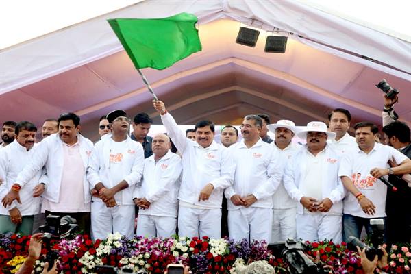 सीएम मोहन यादव ने फिट इंडिया मूवमेंट के तहत ‘नमो युवा रन’ को दिखाया हरी झंडी, दिया फिटनेस और नशामुक्ति का संदेश