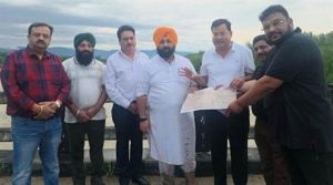 पंजाब बाढ़ राहत के लिए PUCA ने दिया 11 लाख रुपये का दान, शिक्षा मंत्री हरजोत सिंह बैंस को चेक सौंपा