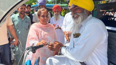 पर्यावरण की सुरक्षा और रोज़गार की ओर बड़ा कदम: मान सरकार ने ज़रूरतमंदों में बांटे ई-रिक्शा