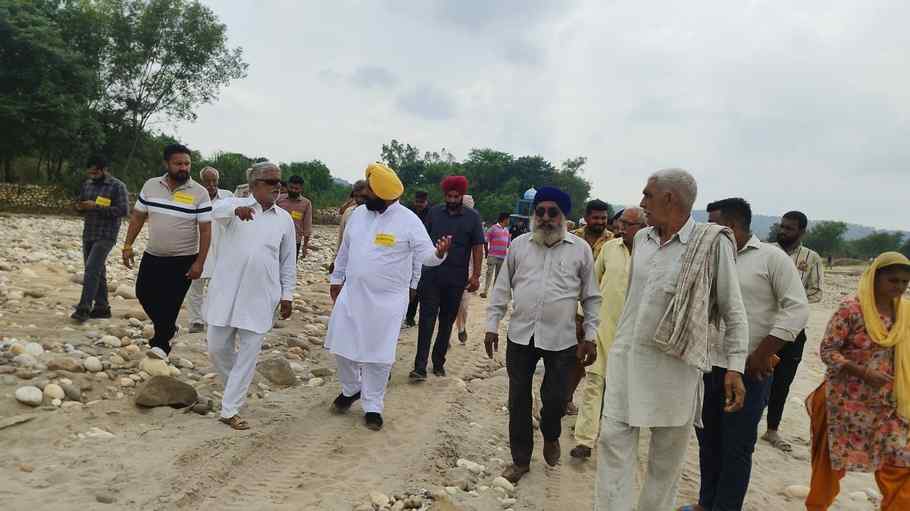 पंजाब में बाढ़ राहत कार्य तेज़, बीमारियों की रोकथाम के लिए फॉगिंग मशीनें और मेडिकल टीमें तैनात