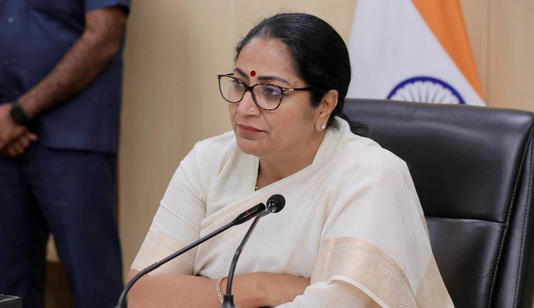 चांदनी चौक में गंदगी पर भड़कीं दिल्ली मुख्यमंत्री रेखा गुप्ता, अधिकारियों को दिए तत्काल सुधार के निर्देश