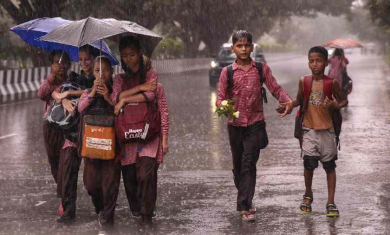 पंजाब के अजनाला, रमदास और लोपोके में 12 सितंबर तक स्कूल बंद, प्रशासन ने जारी किए निर्देश