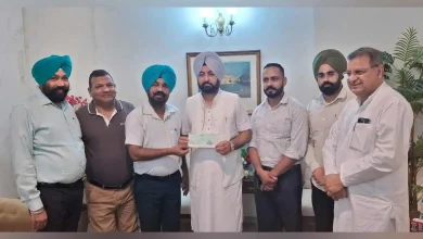 पंजाब रेवेन्यू ऑफिसर एसोसिएशन ने मुख्यमंत्री राहत कोष में 10 लाख रुपये का योगदान किया, बाढ़ पीड़ितों को राहत पहुंचाने में सहयोग