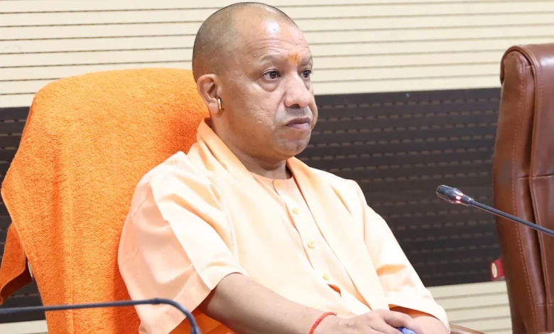 बाराबंकी में LLB छात्रों पर लाठी चार्ज: मुख्यमंत्री योगी की कड़ी नाराजगी, CO हटाए गए, जांच रिपोर्ट शाम तक मांगी