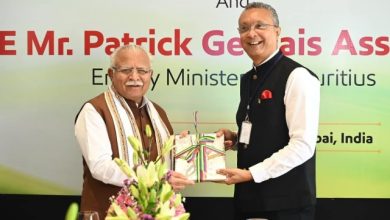 महाराष्ट्र के मंच से हरियाणा के लिए मनोहर लाल खट्टर ने उठाई महत्वपूर्ण मांगें