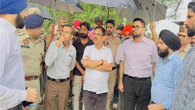 मुख्य सचिव के.ए.पी. सिन्हा ने बाढ़ प्रभावित इलाकों का दौरा कर मुआवजे की घोषणा की