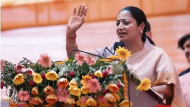 मुख्यमंत्री रेखा गुप्ता ने शिक्षकों से कहा – स्थानीय वस्तुओं और पर्यावरण संरक्षण की शिक्षा देना है जिम्मेदारी