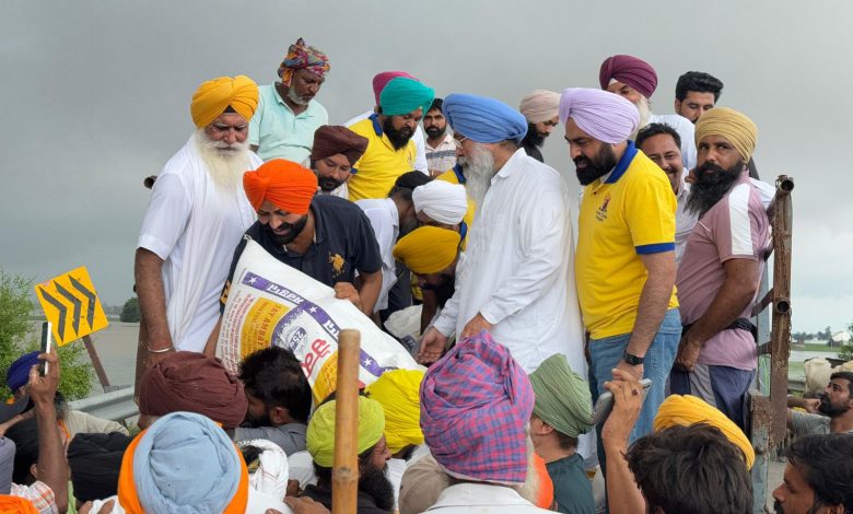 लालजीत भुल्लर की अगुवाई में पट्टी के गांव भाओवाल में 24 घंटे चालू राहत कैंप शुरू