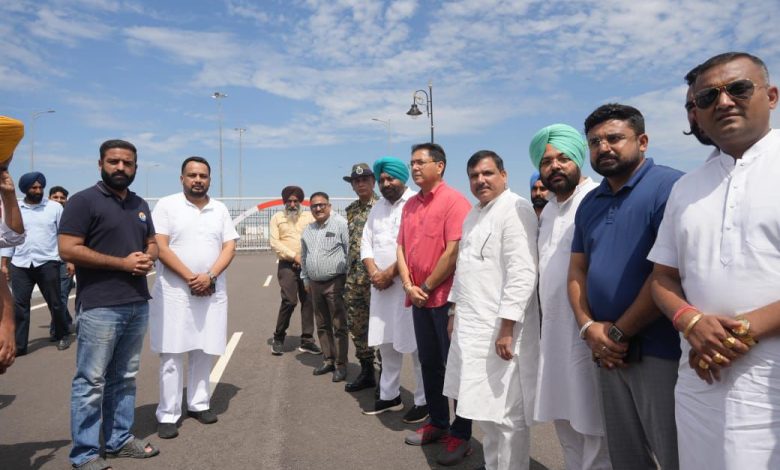 सांसद संजय सिंह ने प्रधानमंत्री से बड़े बाढ़ राहत पैकेज की घोषणा की मांग की, फाज़िल्का के सीमावर्ती इलाकों में राहत कार्य जारी