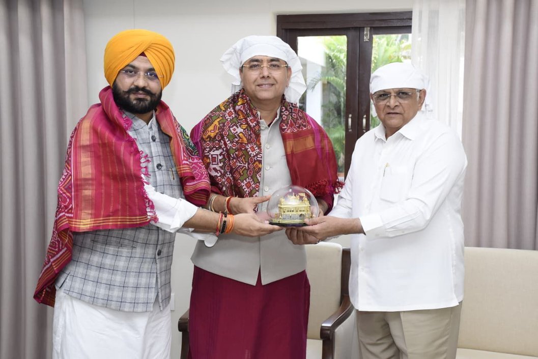 अमन अरोड़ा और सोंद ने श्री गुरु तेग बहादुर जी की 350वीं शहीदी वर्षगांठ के लिए गुजरात के मुख्यमंत्री को निमंत्रण दिया