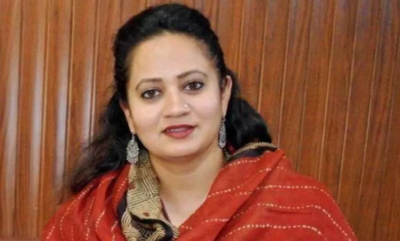 हरियाणा में स्वास्थ्य संस्थानों के निर्माण में लापरवाही, मंत्री आरती राव ने नोडल अधिकारियों को हटाया