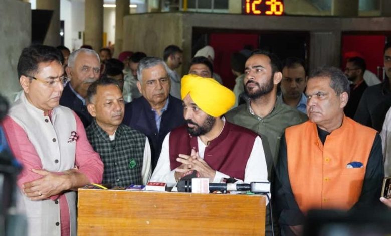 पंजाब के मुख्यमंत्री भगवंत सिंह मान ने सीजेआई पर जूते फेंकने की कोशिश की निंदा की, कहा यह भाजपा की सुप्रीम कोर्ट विरोधी मानसिकता का प्रतिबिंब है