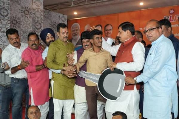 मुख्यमंत्री डॉ. मोहन यादव: दिव्यांगजन अपने आप को कम न आंके, परमात्मा ने आपको विशिष्ट शक्तियां प्रदान की है