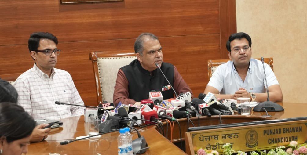 पंजाब में औद्योगिक क्रांति की उड़ान! ₹438 करोड़ का ‘मेक इन पंजाब’ निवेश, 1,250+ युवाओं के सपनों को नई दिशा 12 पंजाब में औद्योगिक क्रांति की उड़ान! ₹438 करोड़ का ‘मेक इन पंजाब’ निवेश, 1,250+ युवाओं के सपनों को नई दिशा