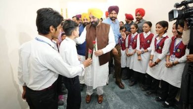 पंजाब: हर बच्चे के लिए 'सपनों का रनवे' बने 'स्कूल ऑफ एमिनेंस'! CM मान के 'आधुनिक युग के मंदिर' लाए उज्जवल भविष्य, जानें नई सुविधाएं! 4 पंजाब: हर बच्चे के लिए 'सपनों का रनवे' बने 'स्कूल ऑफ एमिनेंस'! CM मान के 'आधुनिक युग के मंदिर' लाए उज्जवल भविष्य, जानें नई सुविधाएं!