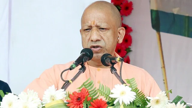 ‘रन फॉर यूनिटी’ के शुभारंभ पर बोले सीएम योगी आदित्यनाथ, राष्ट्र की अखंडता के साथ कोई खिलवाड़ बर्दाश्त नहीं करेगा भारत