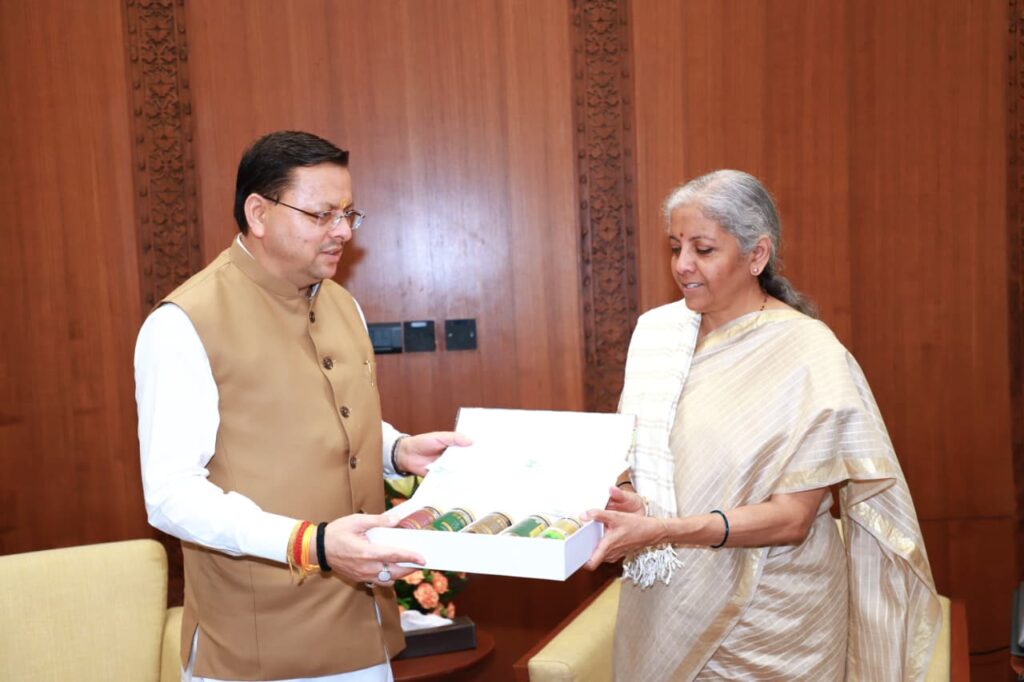 मुख्यमंत्री धामी ने वित्त मंत्री निर्मला सीतारमण से की मुलाकात, उत्तराखंड के विकास के लिए 7628 करोड़ की परियोजनाओं की मांग 12 मुख्यमंत्री धामी ने वित्त मंत्री निर्मला सीतारमण से की मुलाकात, उत्तराखंड के विकास के लिए 7628 करोड़ की परियोजनाओं की मांग
