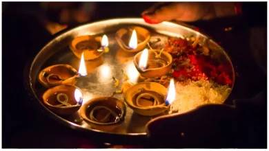 दिवाली 2025: दीपक जलाते समय उसके नीचे जरूर रखें ये चीज, मिलेगा धन और सुख-शांति का आशीर्वाद