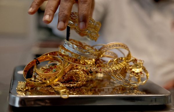 Gold Price Today: सोने और चांदी की कीमतों में आई गिरावट, देखें 28 अक्टूबर का रेट