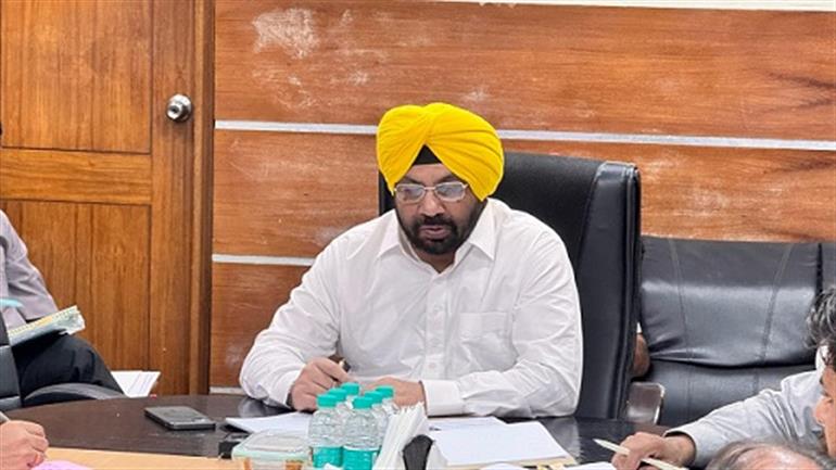 हरभजन सिंह ईटीओ ने अधिकारियों को नगर कीर्तन के सुरक्षित और सुविधाजनक मार्ग सुनिश्चित करने के निर्देश दिए