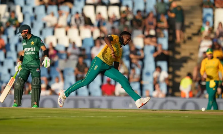 PAK vs SA: पाकिस्तान दौरे से पहले साउथ अफ्रीका को बड़ा झटका, तेज गेंदबाज क्वेना मफाका पूरी सीरीज से बाहर