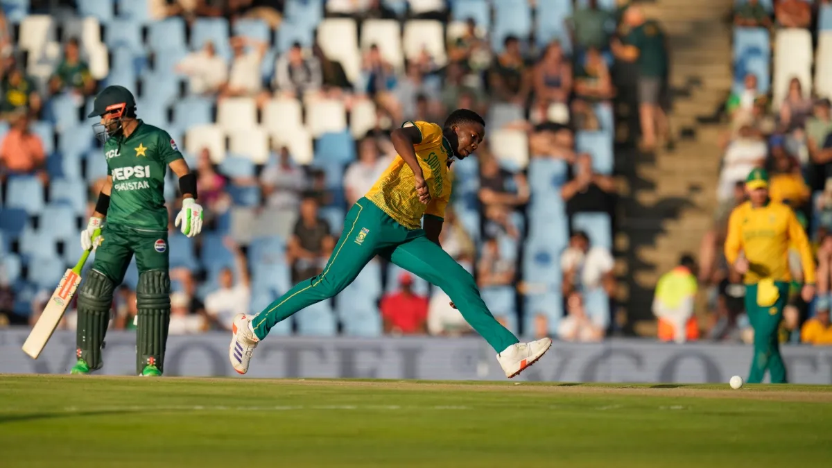 PAK vs SA: पाकिस्तान दौरे से पहले साउथ अफ्रीका को बड़ा झटका, तेज गेंदबाज क्वेना मफाका पूरी सीरीज से बाहर