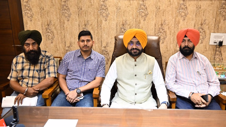 पंजाब सरकार का ऐतिहासिक कदम: 3117 आदर्श खेल के मैदान बनेंगे, 966 करोड़ रुपये की लागत