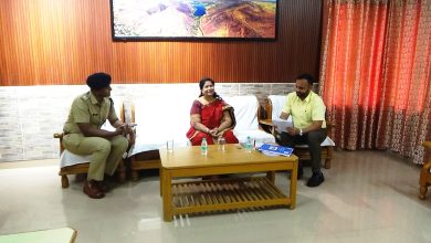 अंता विधानसभा उपचुनाव- 2025 -जनरल ऑब्जर्वर सुभाश्री नंदा ने किया मतदान केंद्रों, चेक पोस्टों का निरीक्षण एवं जिला अधिकारियों के साथ की बैठक