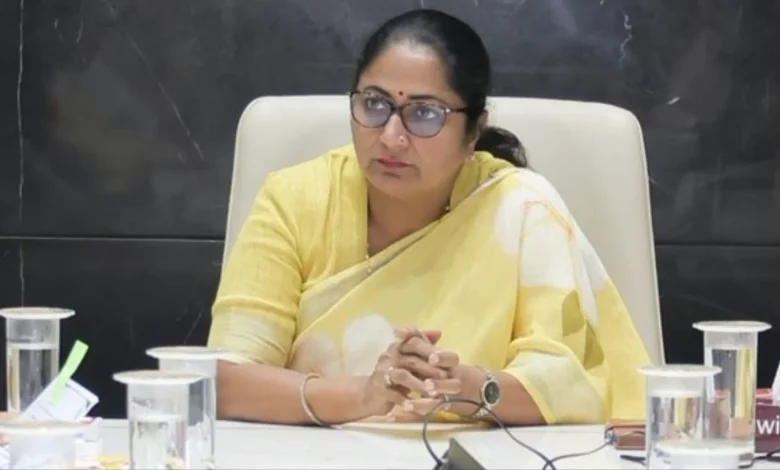 मुख्यमंत्री रेखा गुप्ता ने व्यापारियों को दिलाया न्याय का भरोसा: चांदनी चौक सीलिंग विवाद पर सरकार का बड़ा कदम