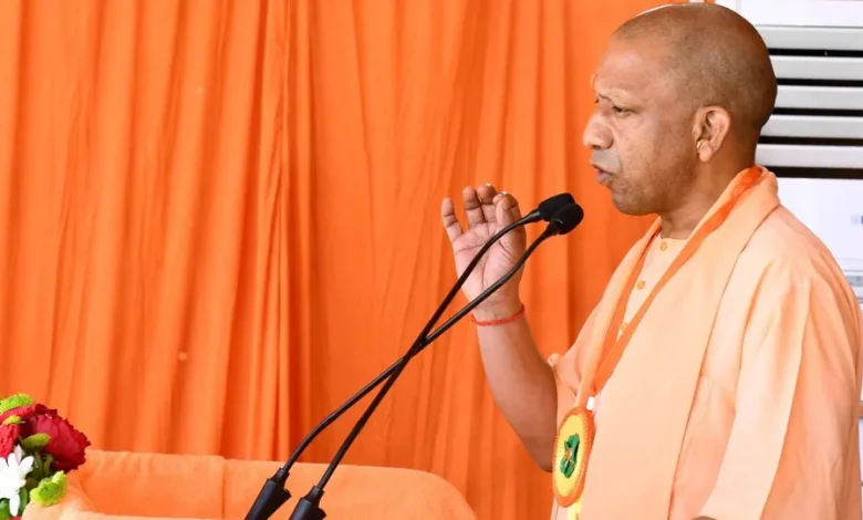 दिवाली से पहले योगी आदित्यनाथ ने 120 परिवारों को आशियाने का तोहफा दिया, 118 करोड़ की विकास परियोजनाओं का शिलान्यास