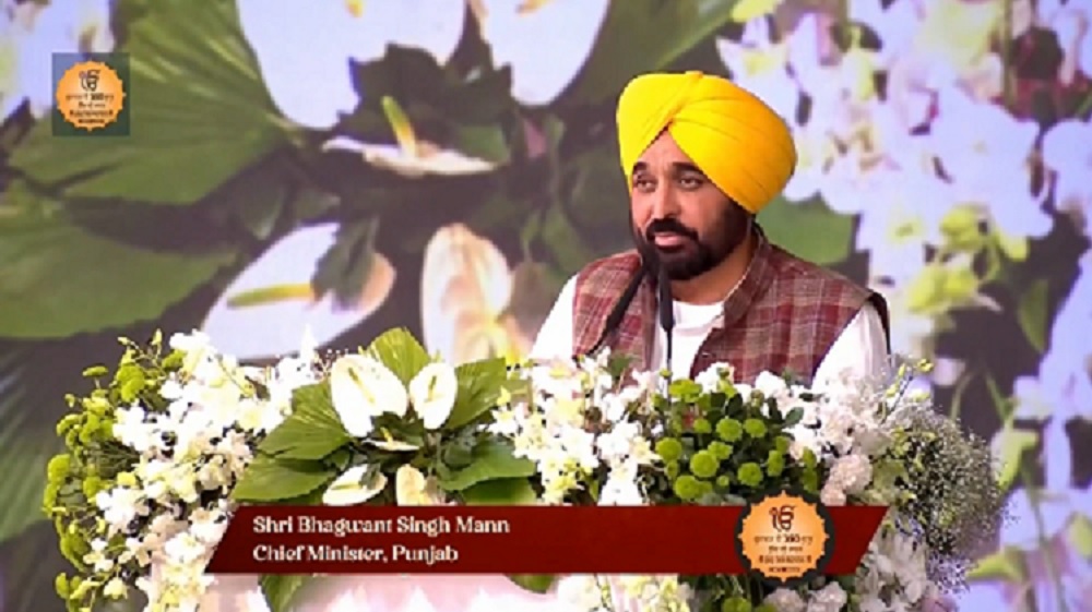 आनंदपुर साहिब में आयोजित ‘सर्व धर्म-सम्मेलन' में विभिन्न धर्मों के नुमाइंदों का भगवंत मान ने किया स्वागत