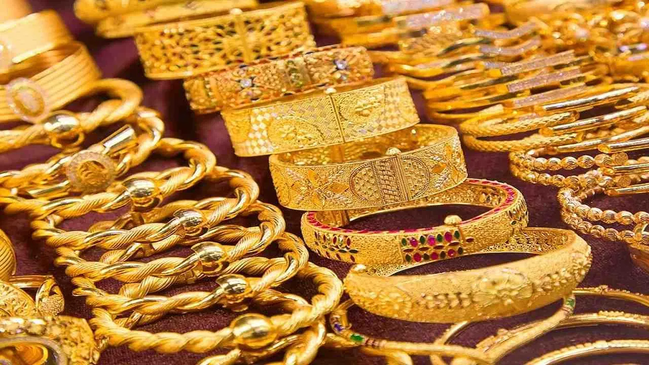Gold Price Today: सोने की कीमतों में आई बड़ी गिरावट, क्या है खरीदारी का सही मौका?