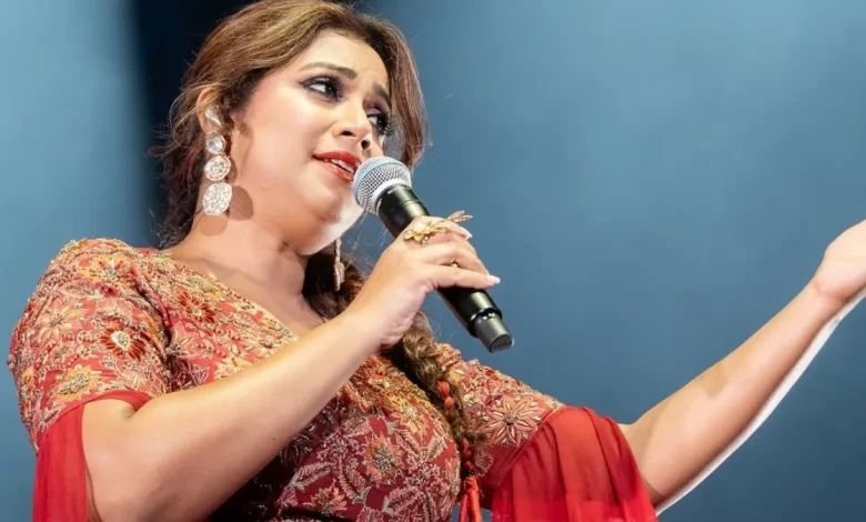 श्रेया घोषाल के कटक लाइव शो में अफरा-तफरी, भीड़ में भगदड़ जैसी स्थिति; दो लोग बेहोश