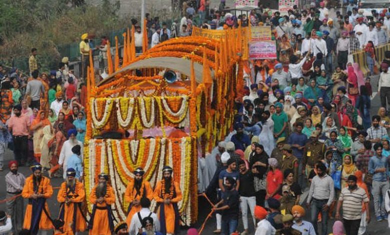 Harjot Singh Bains: Salute to the great martyrdom of Hind di Chadar Sri Guru Tegh Bahadur Ji! Nagar Kirtans coming from all four directions have been completed in Sri Anandpur Sahib, a sacred city immersed in devotion!