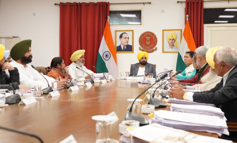 मुख्यमंत्री के नेतृत्व में पंजाब कैबिनेट ने 12 महत्वपूर्ण श्रेणियों के 300 स्पेशलिस्ट डाक्टरों को सूचीबद्ध करने की सहमति दी