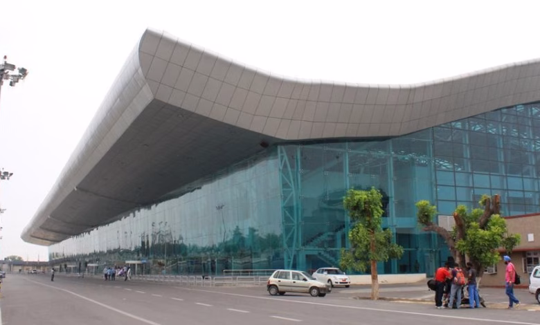 'आप' सरकार ने दी पंजाब के हवाई अड्डों को नई उड़ान: अमृतसर 35 लाख यात्रियों के साथ शिखर पर, ठप पड़े हलवारा प्रोजेक्ट को मिली नई जान